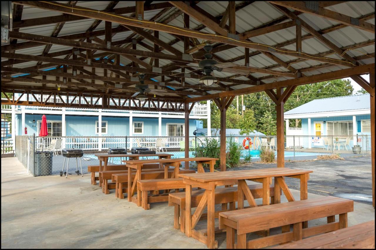 Marina Inn & Event Center Бренсън Екстериор снимка